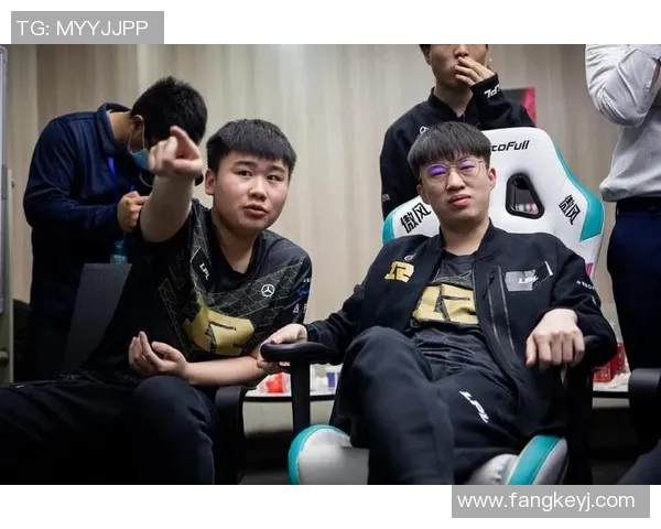 DOTA2战术分析FPX边路渗透策略及其对比赛的影响探讨 DOTA2战术分析FPX边路渗透策略及其对比赛的影响探讨